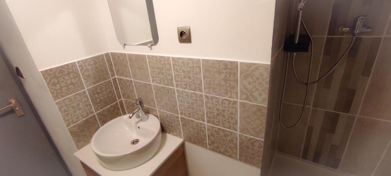 Studio 26M2 Centre Ville Renove Avec Parking Prive La Grande Motte Exterior photo