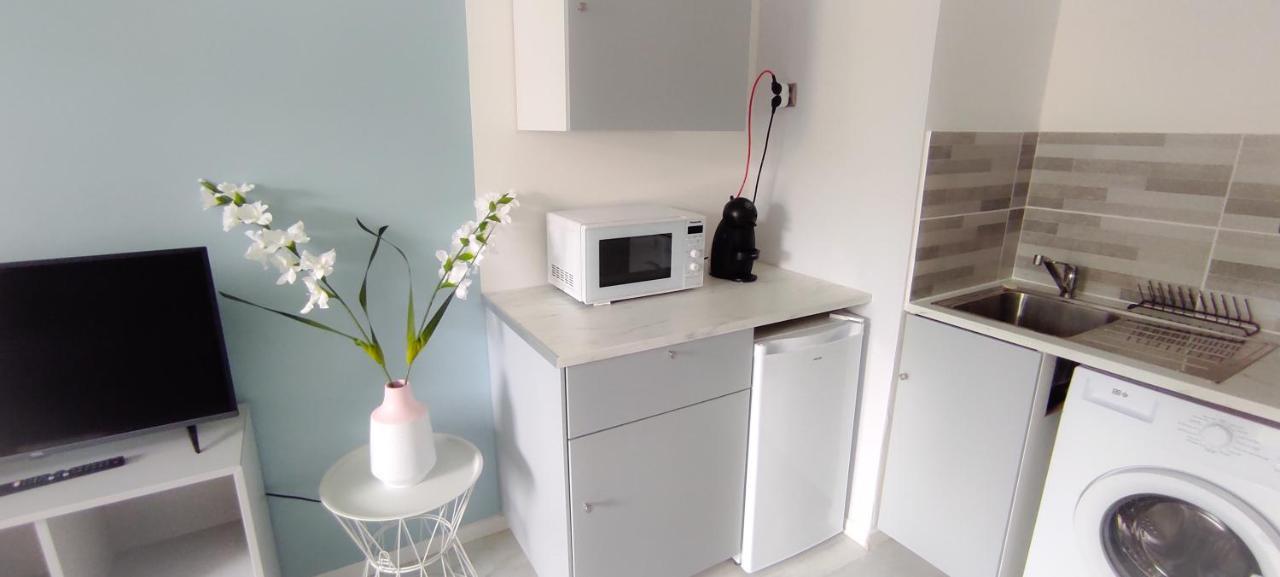 Studio 26M2 Centre Ville Renove Avec Parking Prive La Grande Motte Exterior photo