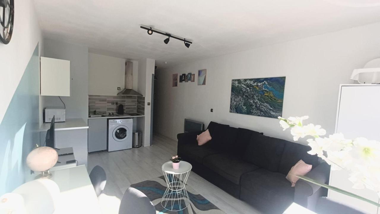 Studio 26M2 Centre Ville Renove Avec Parking Prive La Grande Motte Exterior photo